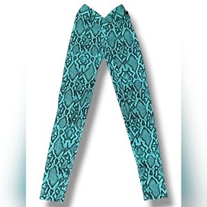 Lici V Cut Boa scrunch bum leggings